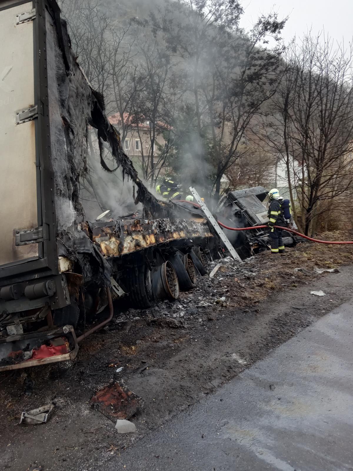 Dopravní nehoda Povrly - Roztoky (5).jpg