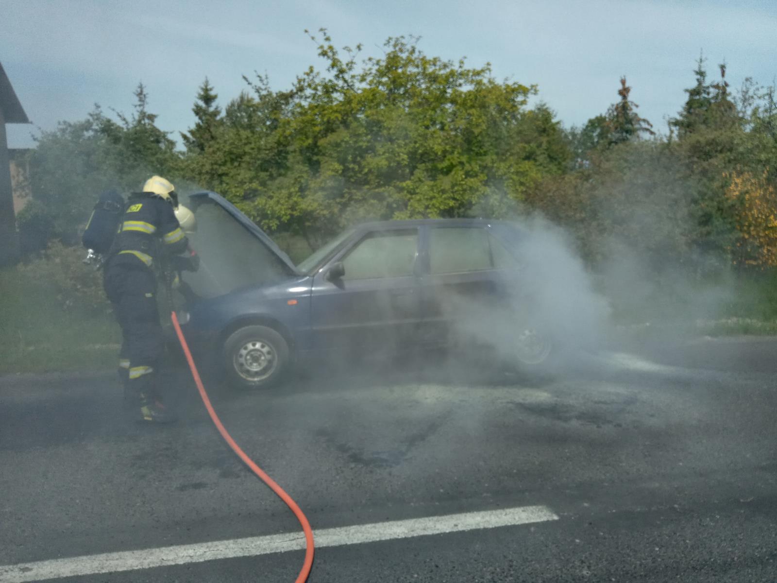 Požár auta Varnsdorf (2).jpg