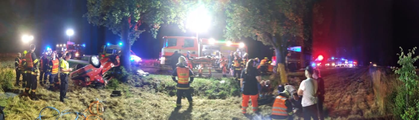 OLK_DN_hasiči vyprostili mezi Odrlicemi a Cholinou 5 zraněných osob.jpg