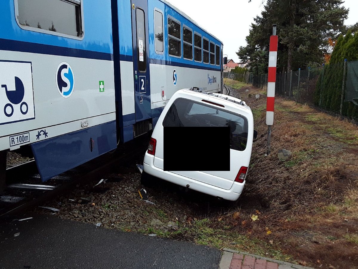 Dopravní nehoda Straškov (2).jpg