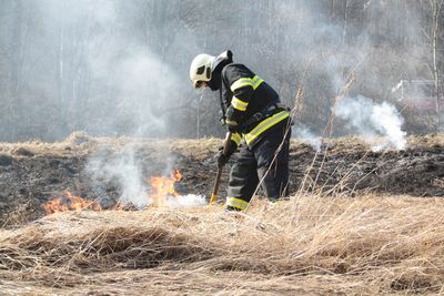 Likvidace požáru trávy, březen 2012