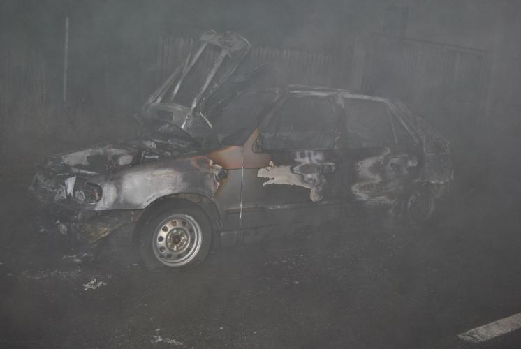 požár auta Braňany.jpg