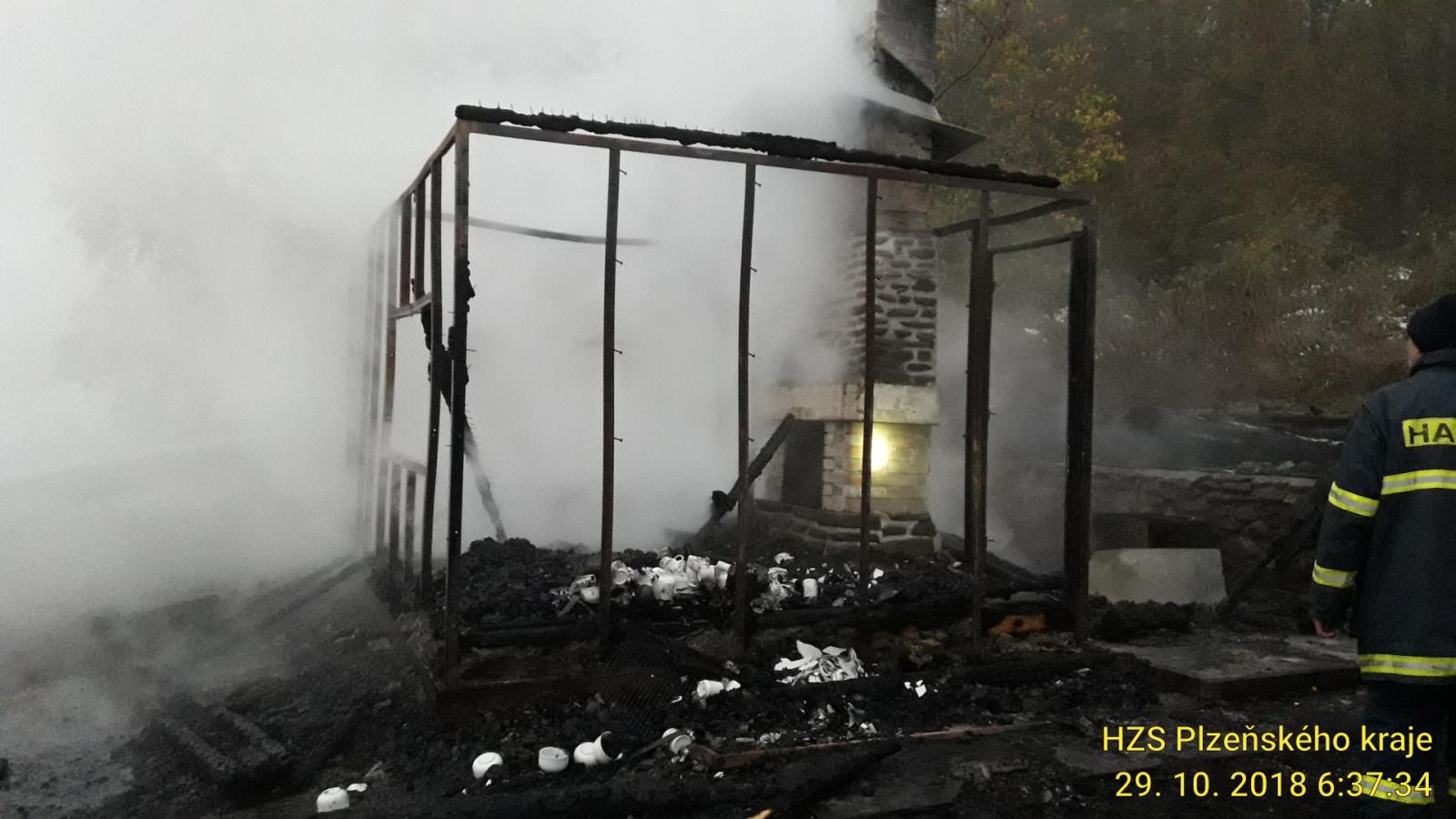 29_10_2018 požár chaty Chudenín (2).jpg