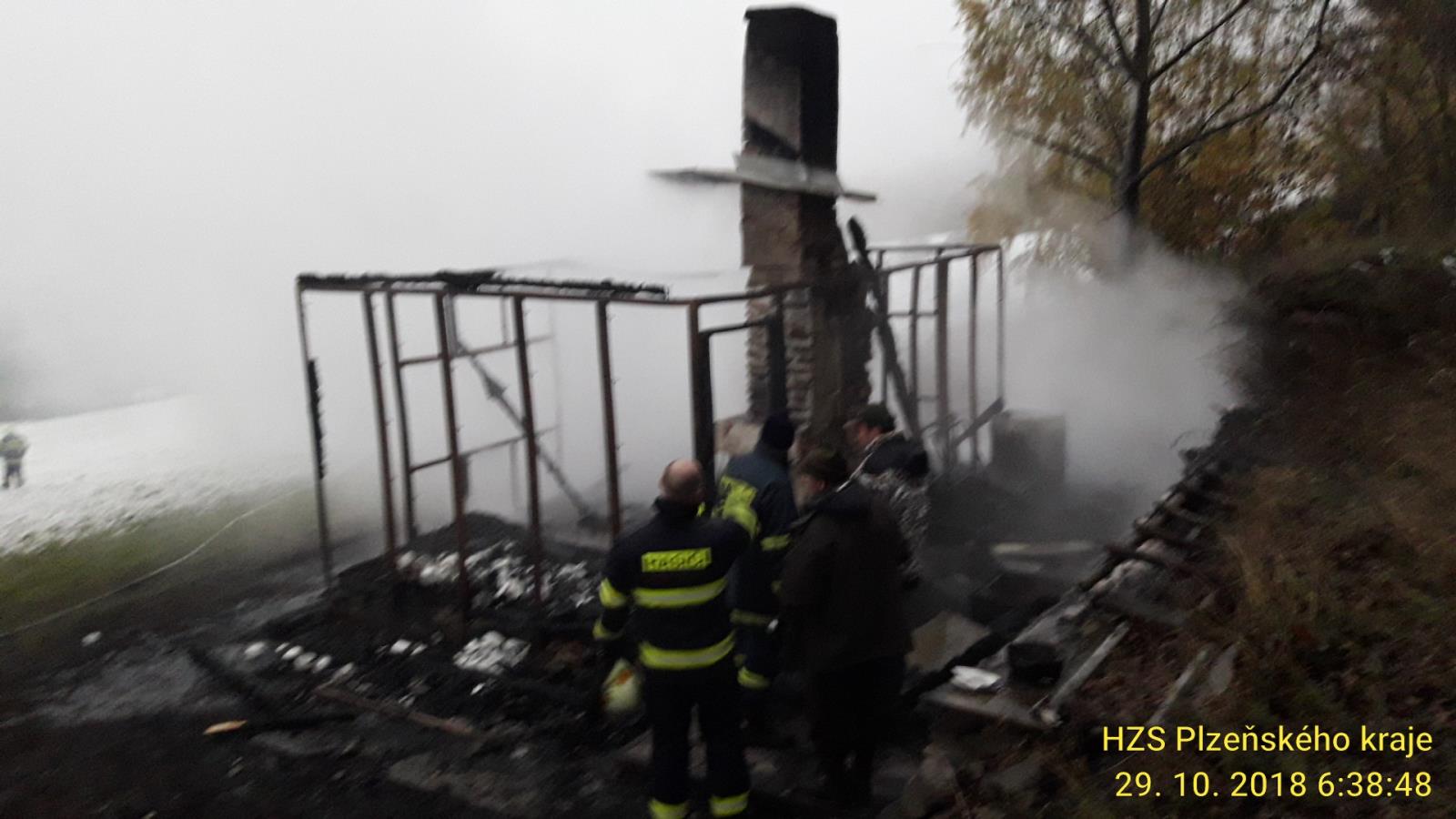 29_10_2018 požár chaty Chudenín (3).jpg