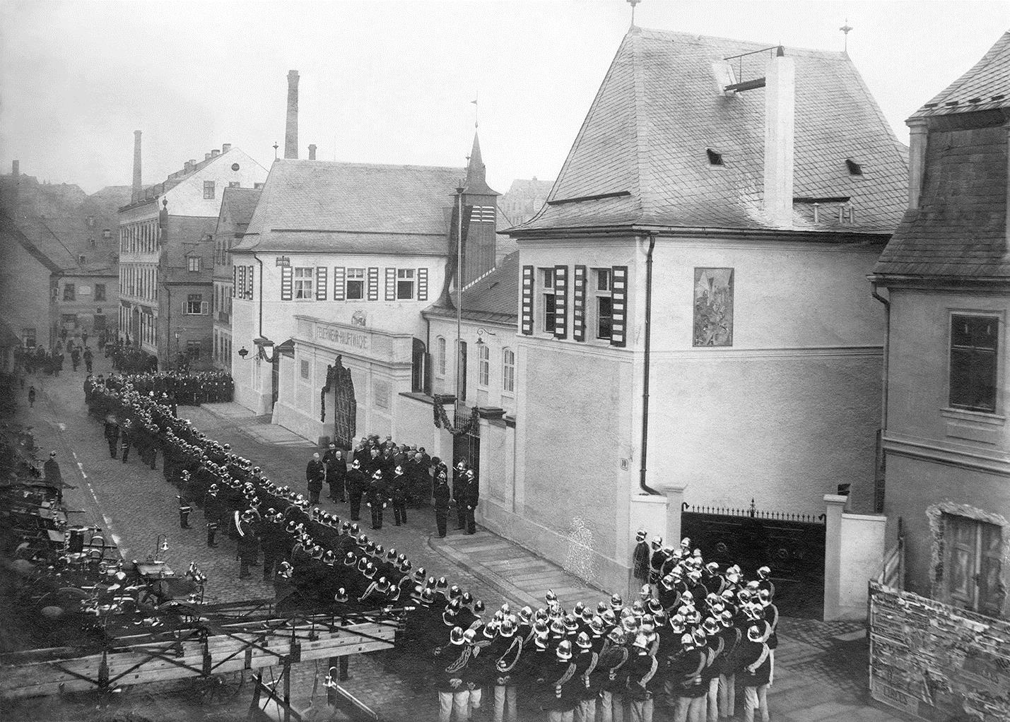 Slavnostní otevření a předání liberecké hasičské zbrojnice dne 17. října 1909