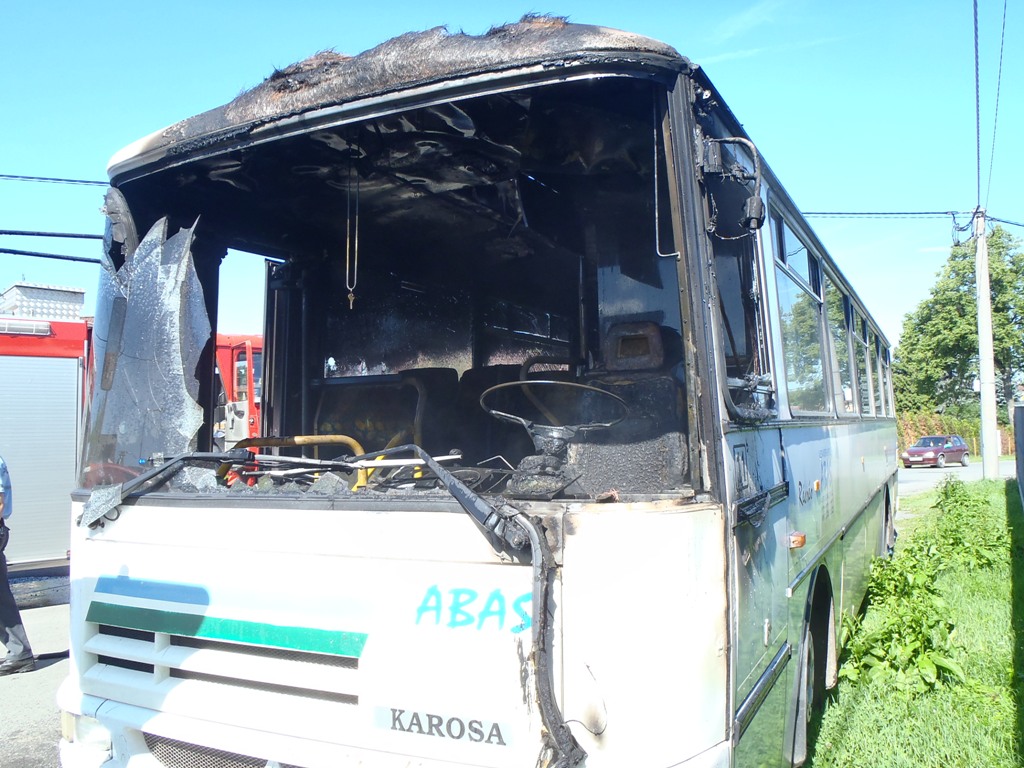 7.6.2016 (RO 9.34) požár bus Volduchy.JPG