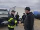 Styční důstojníci HZS ČR vyjednávají na hranicích Slovenska s Ukrajinou způsob dopravení humanitární pomoci na Ukrajinu