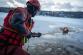 výcvik hasičů na zamrzlé přehradě (8).jpg