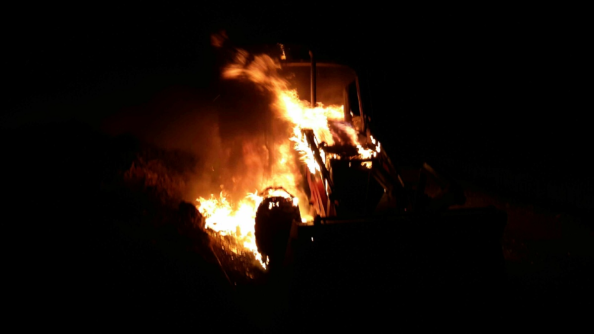 Požár traktoru3.jpg
