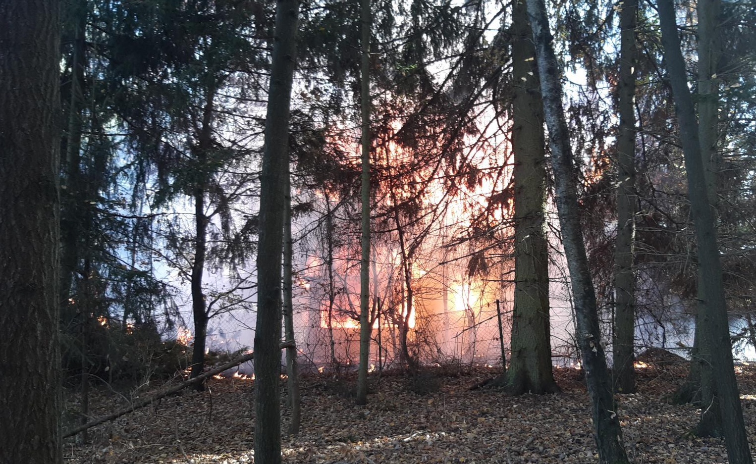 067 - Požár chaty v Rosovicích.jpg