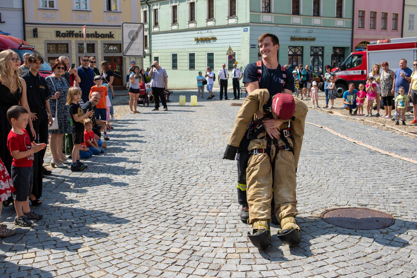 50 let profesionálních hasičů a 150 let dobrovolných hasičů v Jindřichově Hradci - 11. 6. 2022 (30).jpg