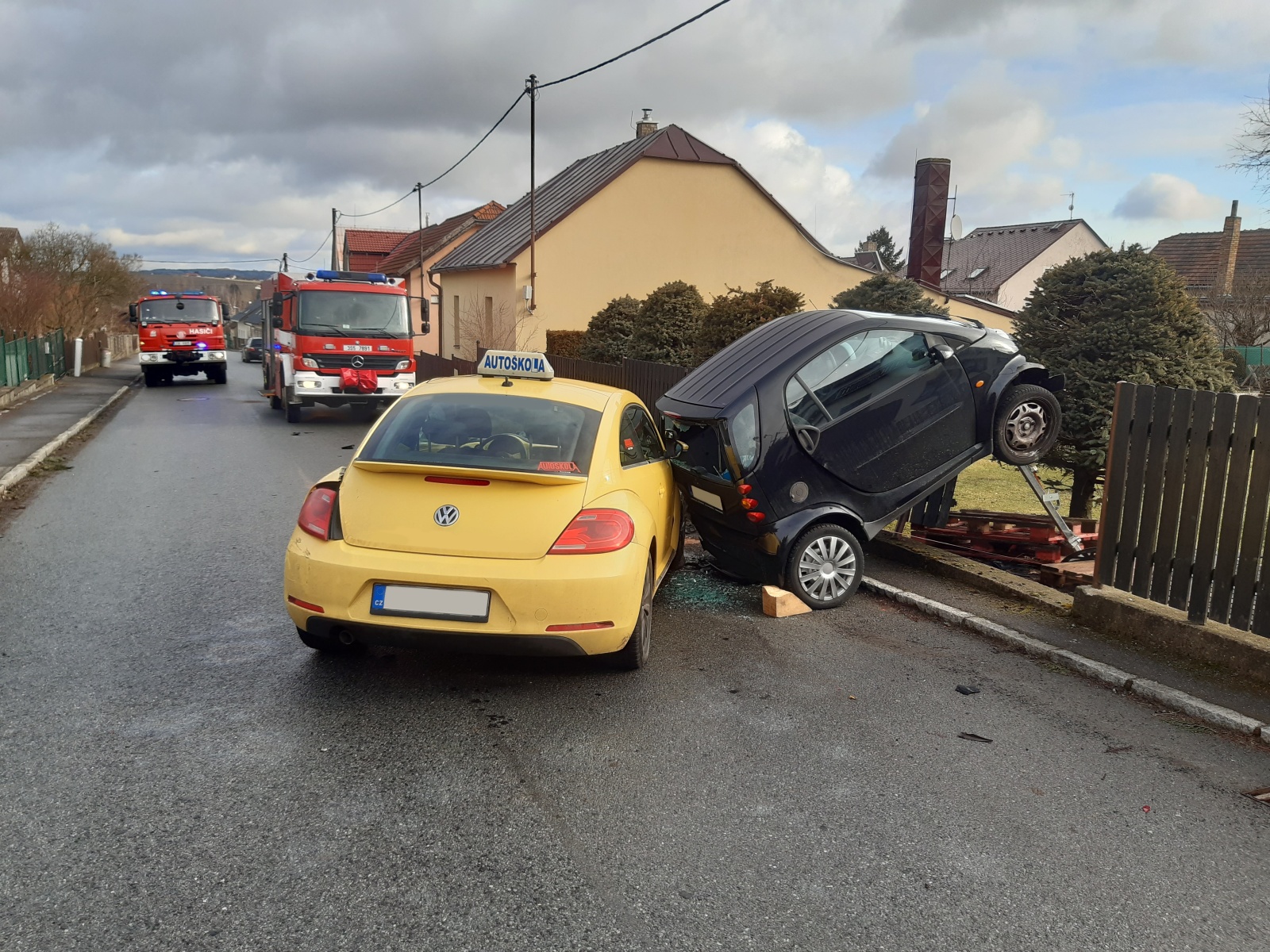 014-Dopravní nehoda dvou osobních vozidel v Rožmitálu pod Třemšínem.jpg