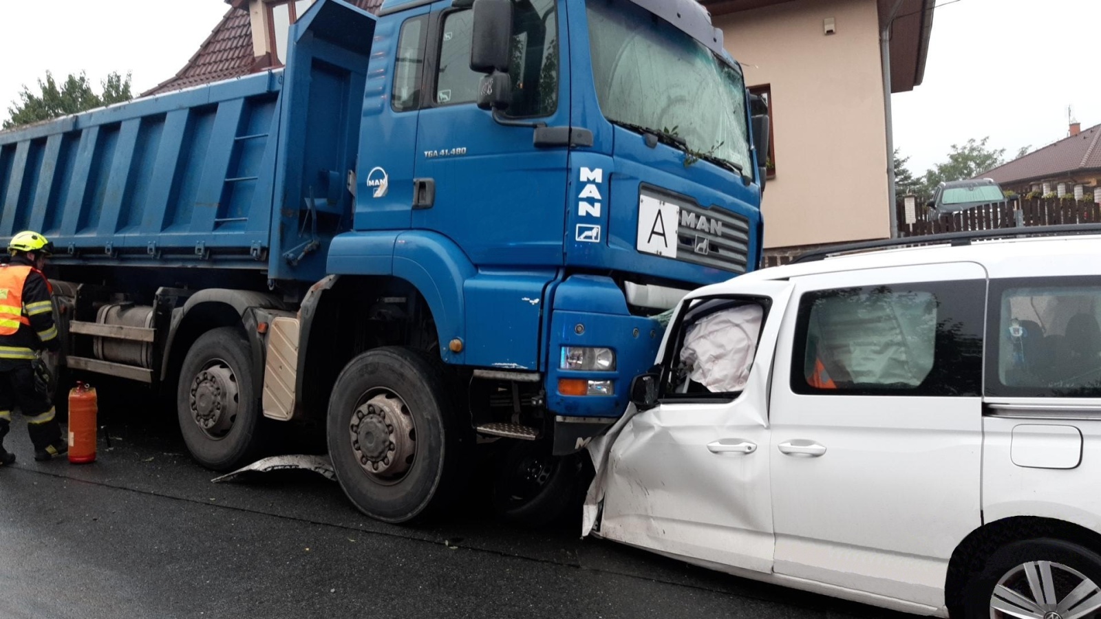 142-Dopravní nehoda v berounské místní části Jarov.jpg