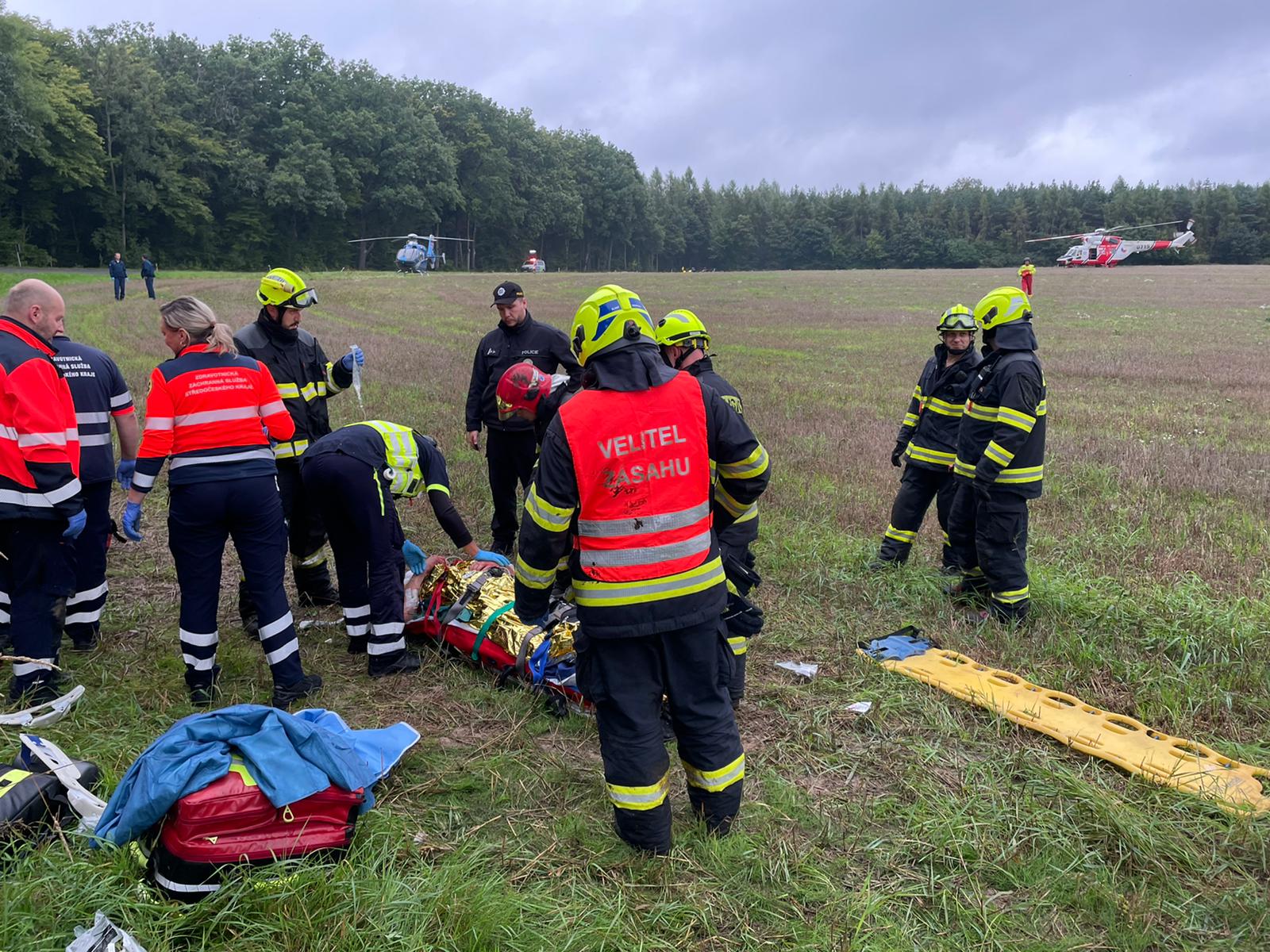 161-Tragická nehoda osobního vozidla nedaleko Bělče v okrese Kladno.jpg