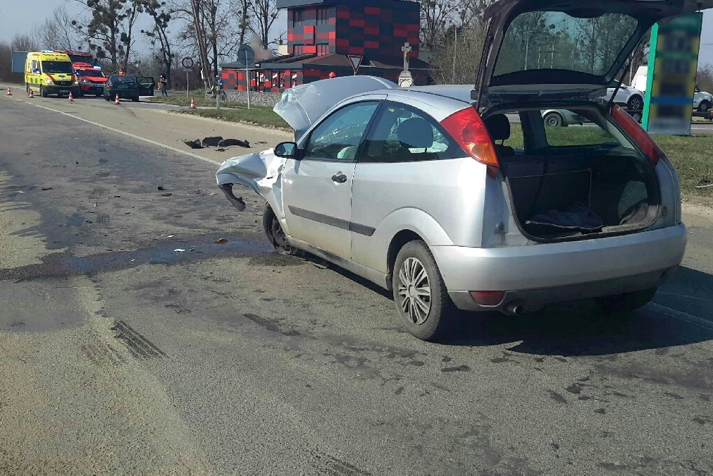 Kostice - nehoda dvou osobních aut 2.jpg