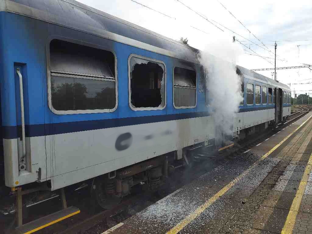 požár vlaku (7).jpg