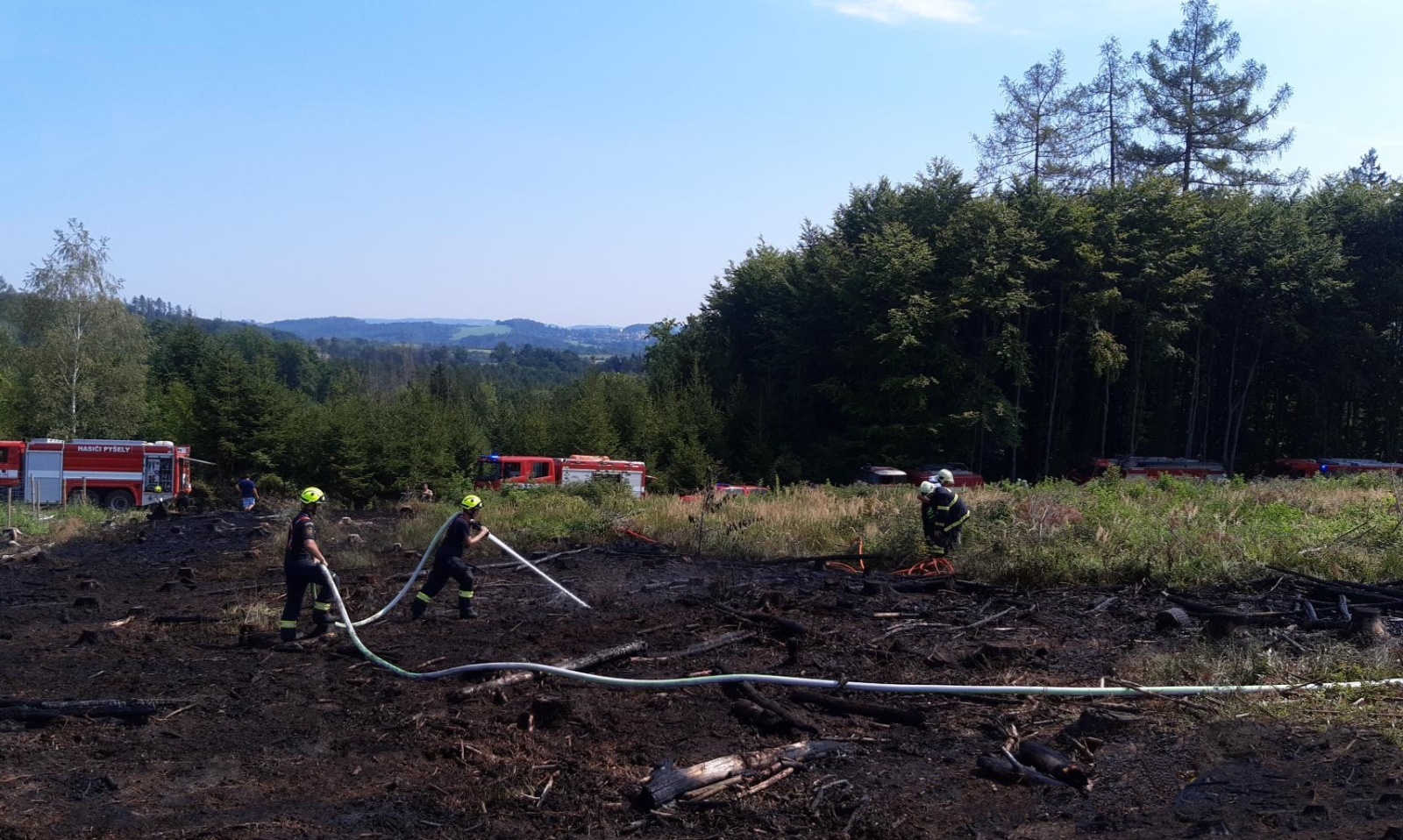 131-Požár vykácené paseky u Barochova v okrese Benešov.jpg